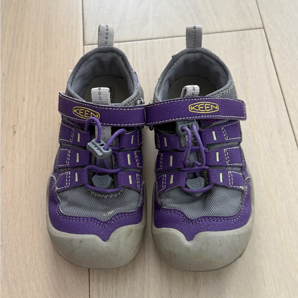 KEEN Kids Howser Sneakers, size 10. Great for hiking!